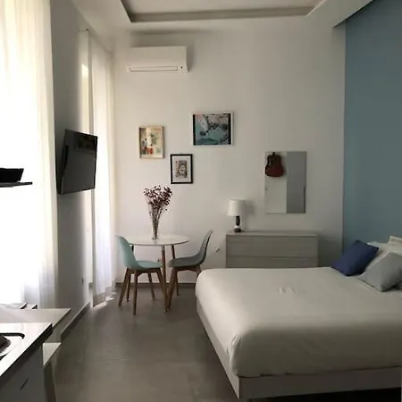 Dadedo' -monolocale Tra Plebiscito Toledo E Chiaia *