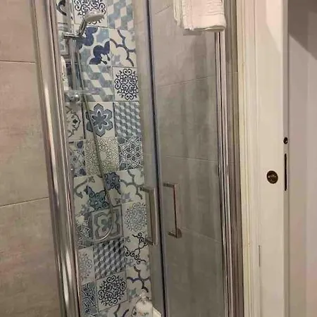 Daire Dadedo' -monolocale Tra Plebiscito Toledo E Chiaia