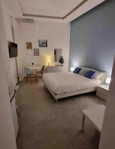 Dadedo' -monolocale Tra Plebiscito Toledo E Chiaia Νάπολη