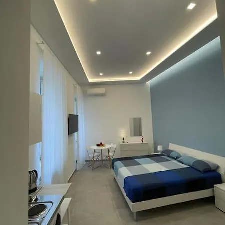 Lägenhet Dadedo' -monolocale Tra Plebiscito Toledo E Chiaia *